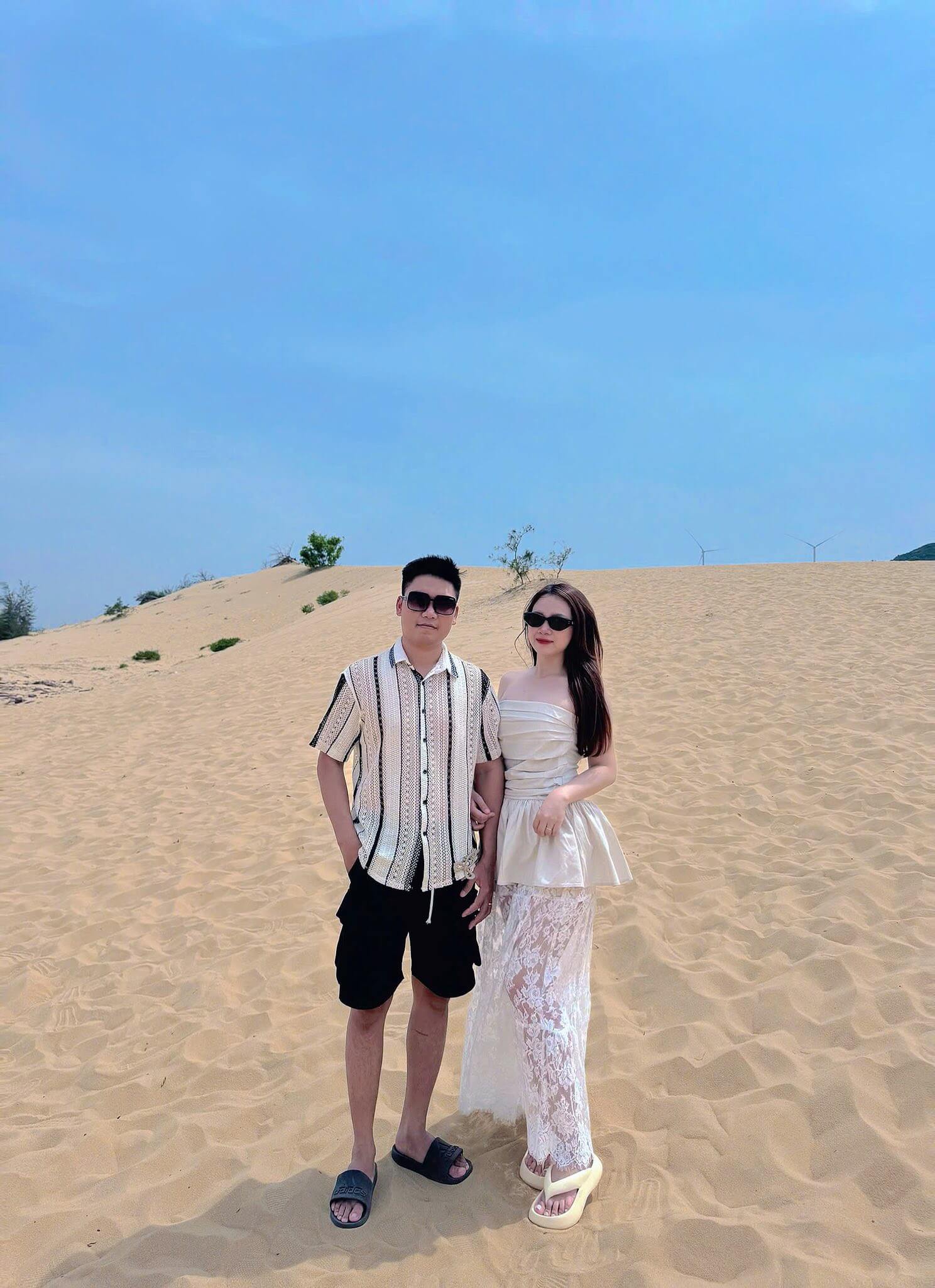 Trải nghiệm trượt cát tại đồi cát Phương Mai
