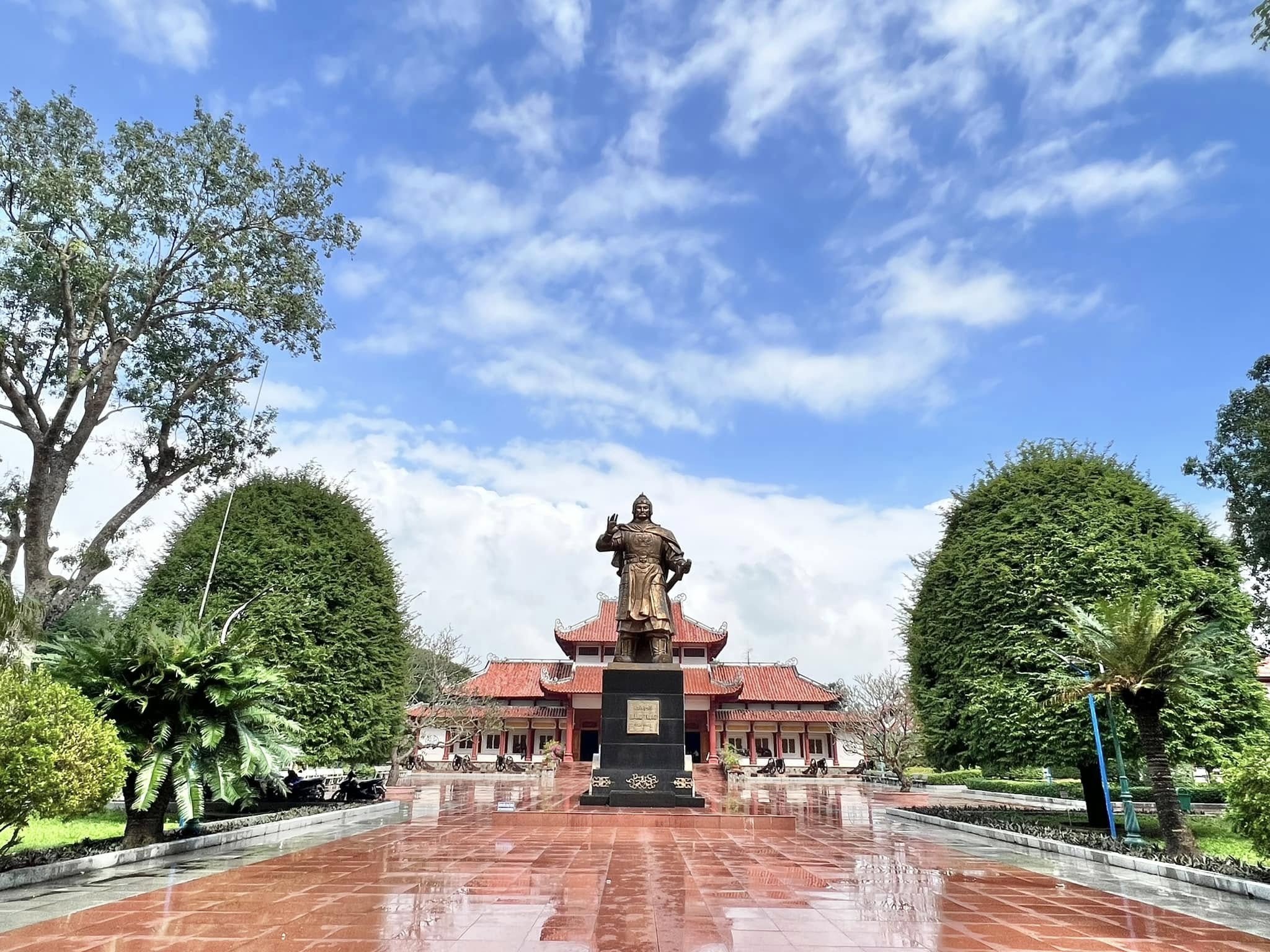 Tour Quảng Trị - Quy Nhơn 3 ngày 2 đêm