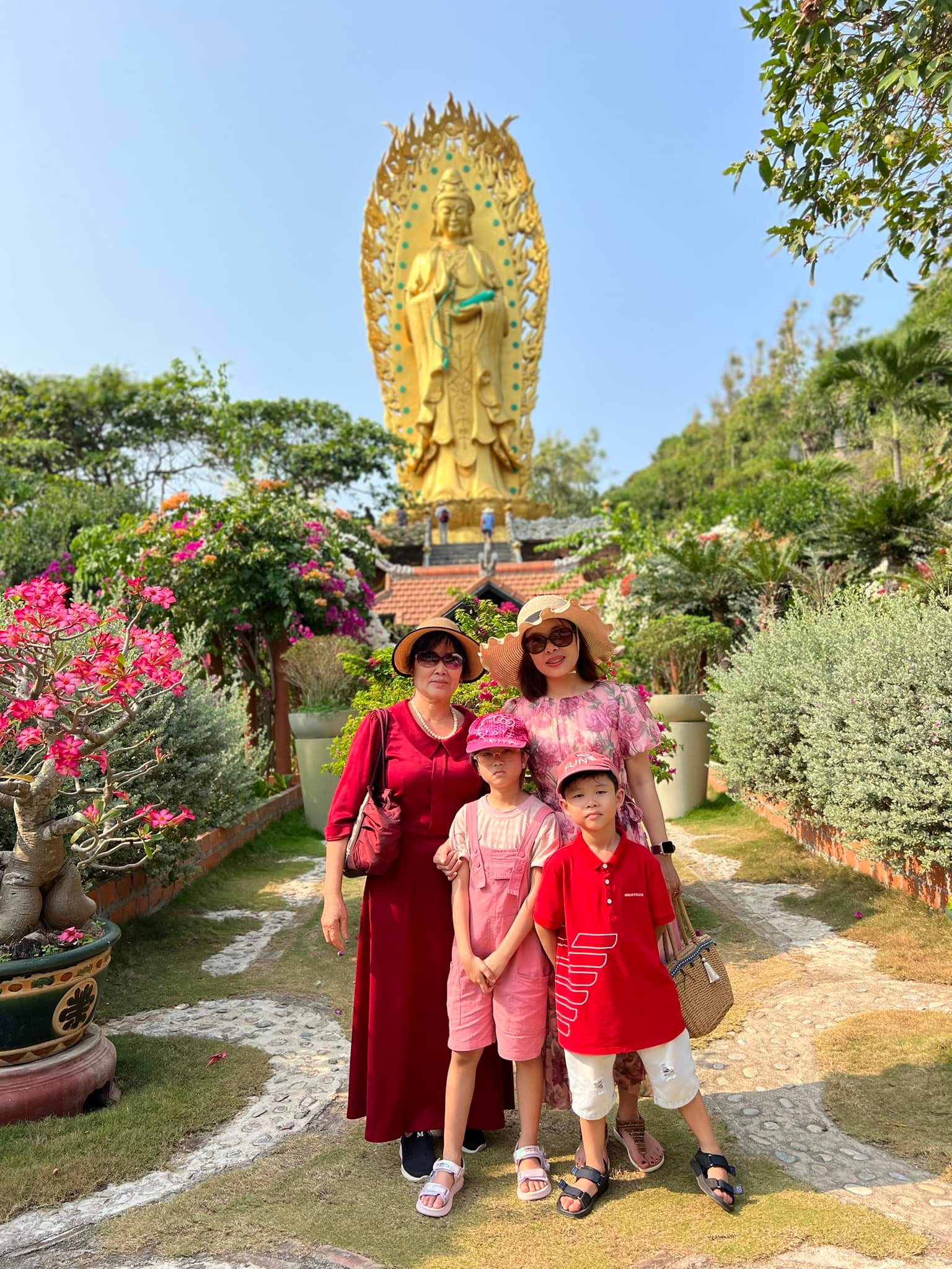 Check in tại Tịnh Xá Ngọc Hòa