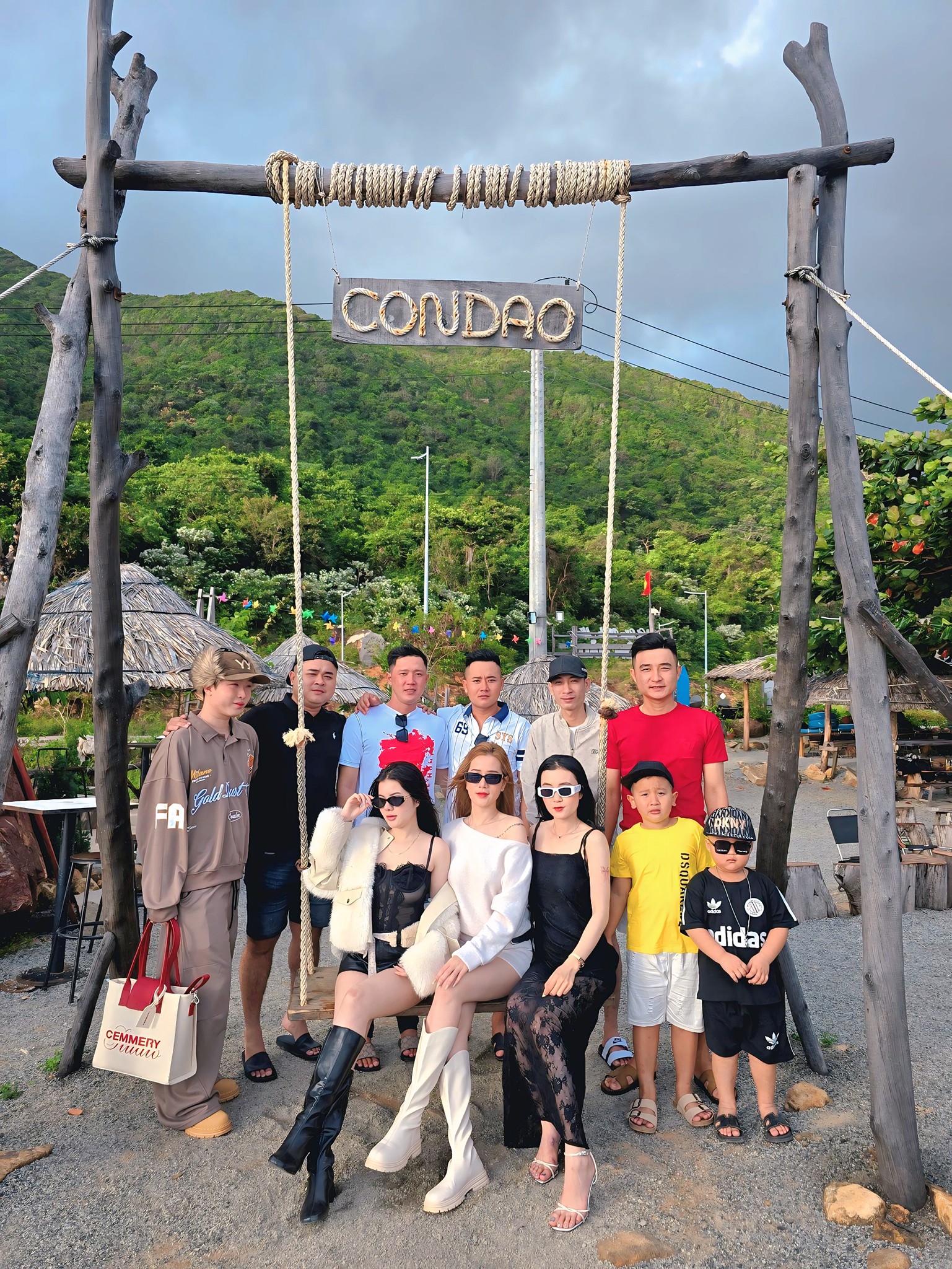 Giá tour Quy Nhơn - Côn Đảo 3 ngày 2 đêm bao gồm trọn gói chưa?